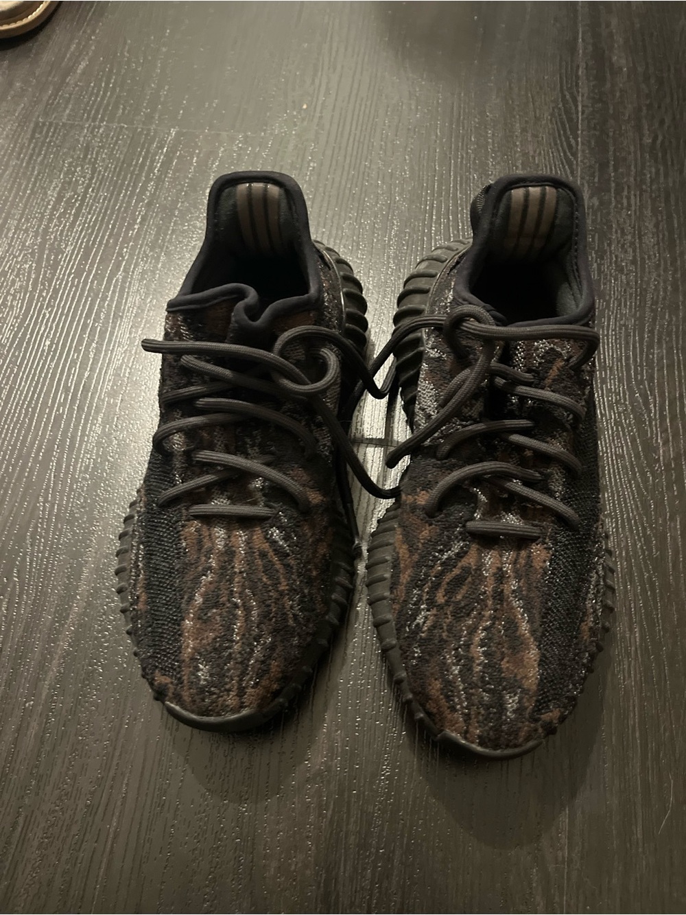 Adidas Yeezy Boost 350 V2
"MX Rock"